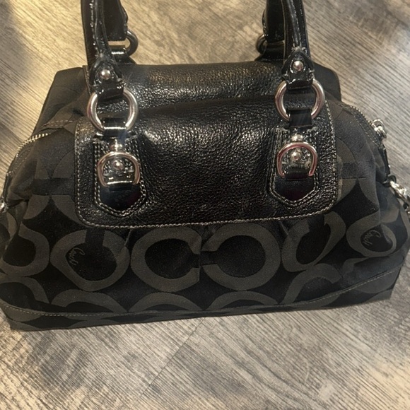 Coach Black Leather Satchel with Versatile Design - Picture 3 of 8